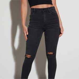 NWOT BDG High Rise Distressed Skinny Jean Dark Wash Size 28 Ultra Stretch